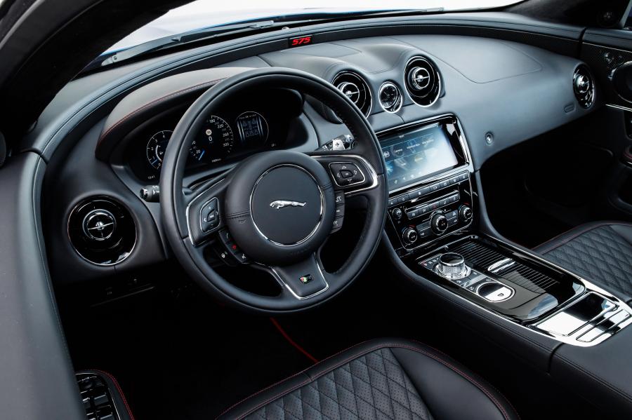 Интерьер Jaguar XJR575 (X351) 2017 года  (WW) (фото 23 из 46)